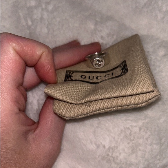 Gucci Silver Ring with Iconic interlocking GG Logo - Picture 4 of 7